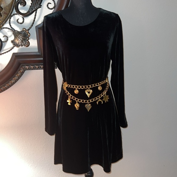 Banana Republic Women’s Black Velvet Pullover Dress Size Large - Picture 2 of 16